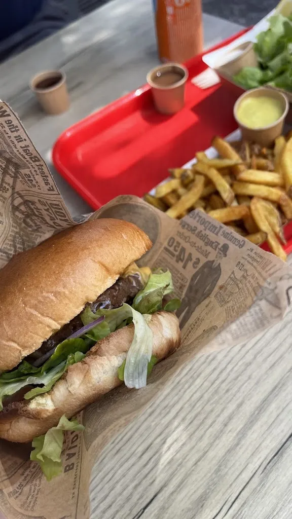 Lauriane Simon_La Cabane à Burger_Carcans_review