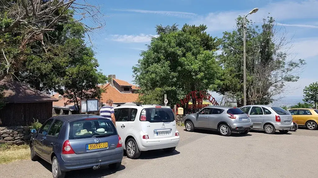 Nicolas Sørbrøden_La Hutte Gauloise_Roche-Blanche_review