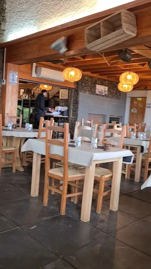 La Hutte Gauloise_Roche-Blanche_slider_image_2