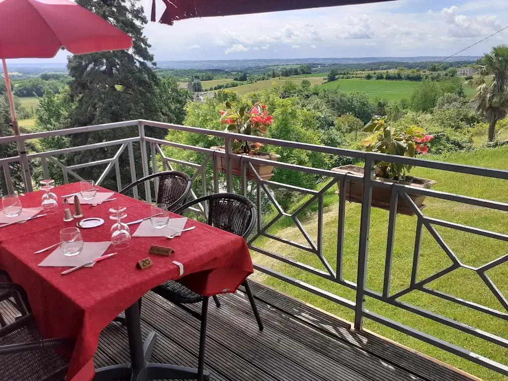 Relais Des Bastides Restaurant in Saint-Pastour