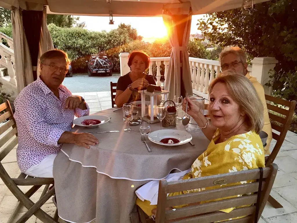 Hervé VIALONGA_La Table des Epicuriens_Pailloles_review