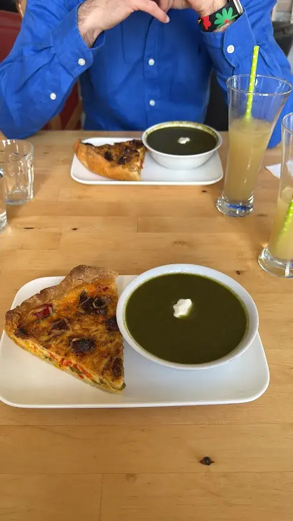 Anna Peytour_La Parenthèse_Villeneuve-sur-Lot_review