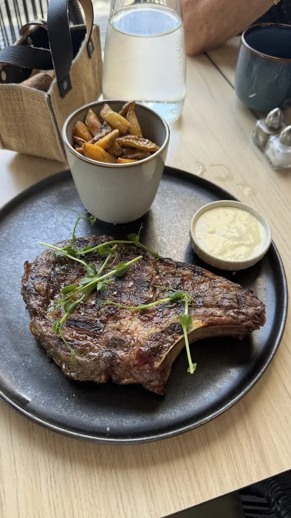 Maxime Bernard-Jacquet_Le Viand'Art restaurant_Terrasse_Bewertung