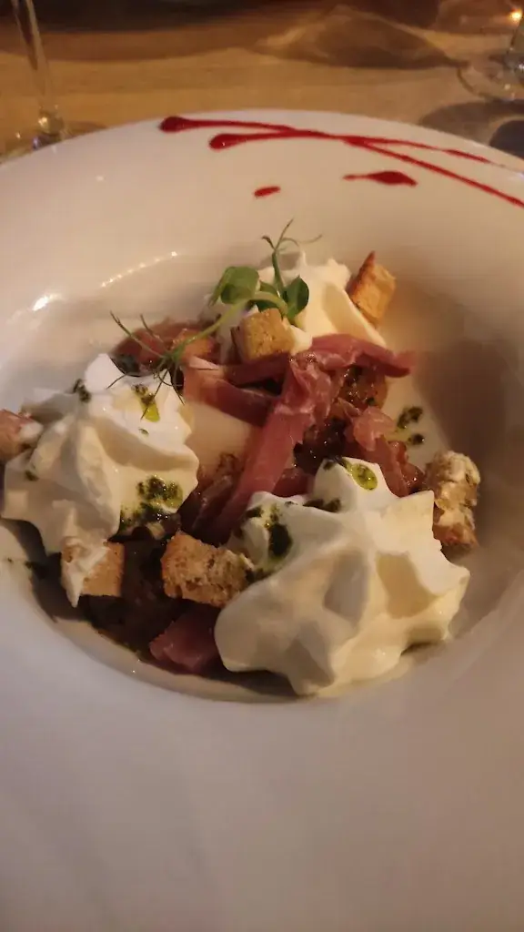 Sam Armstrong_ECLUSE 52 Restaurant_Castillon_review