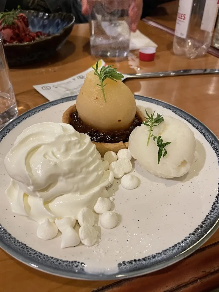 Lou Green_Casteljaloux_slider_image_3