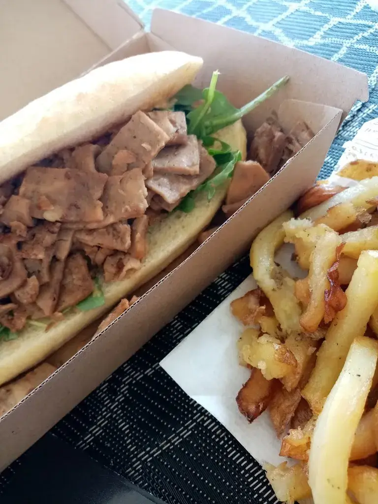 Cécile Cazenave_Monsieur Madame_Casteljaloux_review