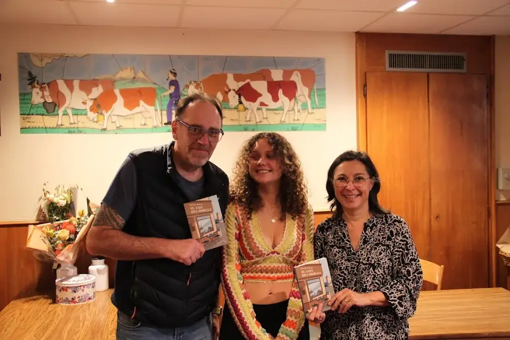 C. M._Café des Ormeaux_Tour-de-Trême_review