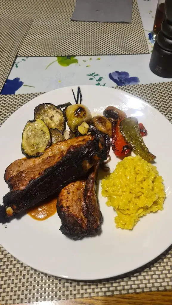 Café des Ormeaux ristorante a Tour-de-Trême