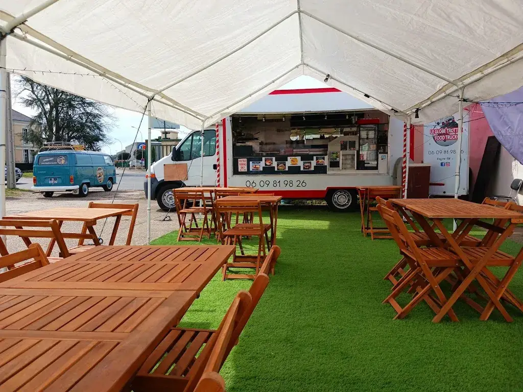 Le Globe Trotter Food Truck_Casteljaloux_slider_image_1
