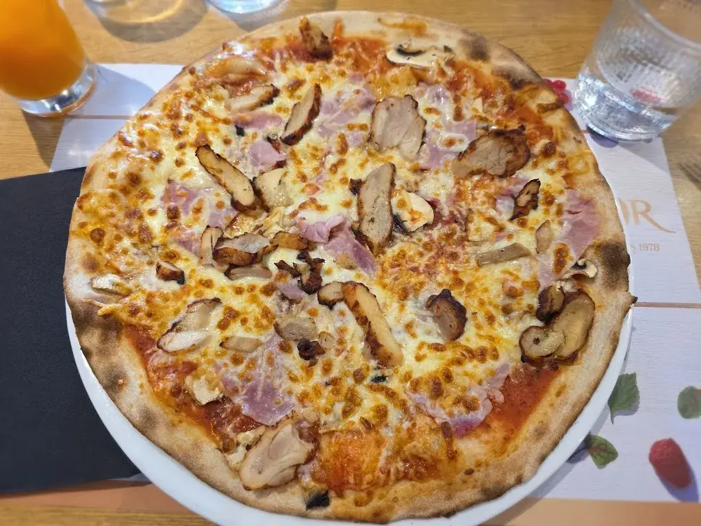 Rebecca Davis_Le bar à pizzas_Casteljaloux_review