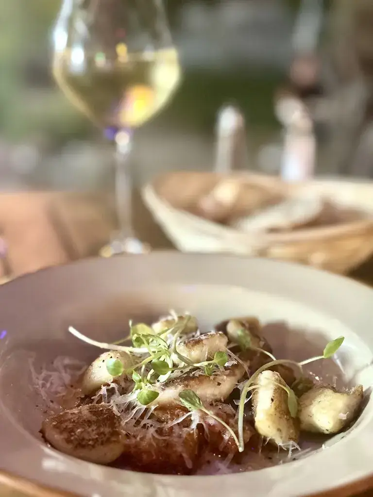 Aurelie Rottiers_Auberge Du Barrage_Glun_review