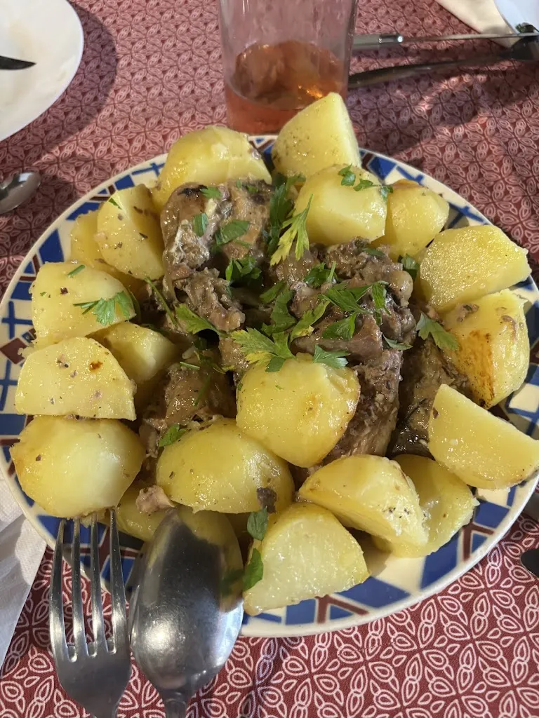 Table paysanne chez Mimi_Castillonnès_slider_image_2