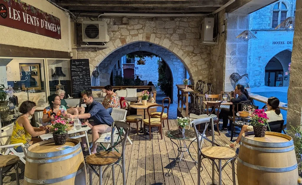 Isa Leloup_LES VENTS D'ANGES - Bar à Vin_Castillonnès_review