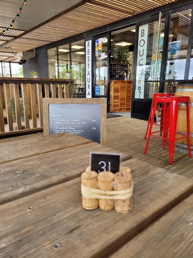 Richard Gispert_Les 8 Couteaux_Castillonnès_review