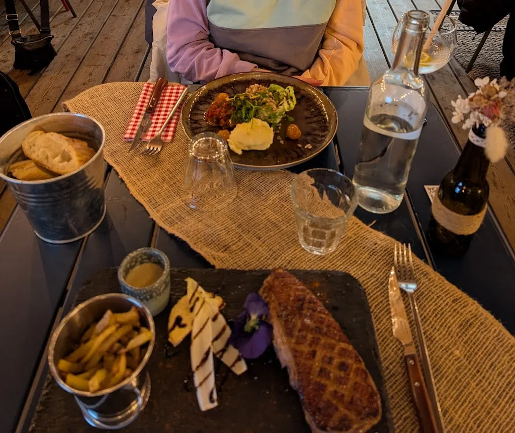 Maylis Ducoux_L'Olivade_Cavignac_review