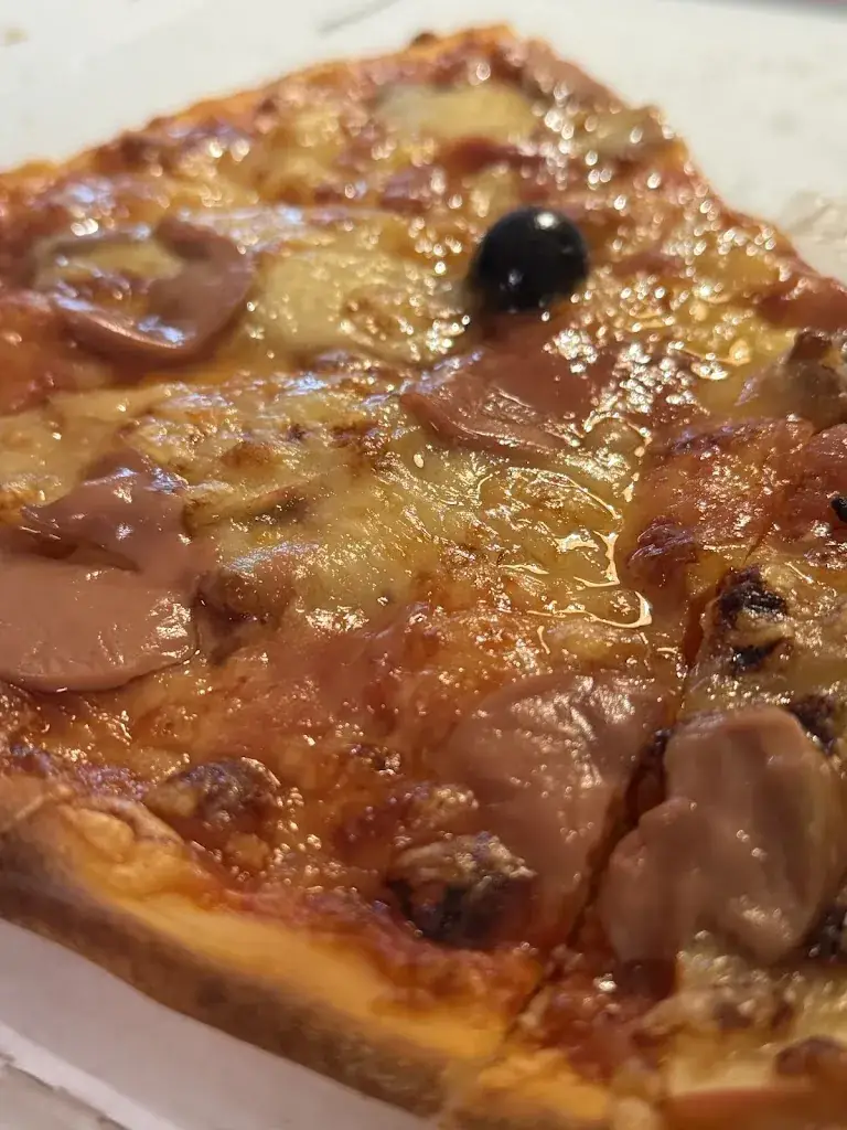 Maélys Mocholi_Pizza Nano_Cavignac_review