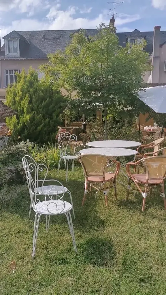 Logis Hôtel Auberge le Centre - Poitou_Coulombiers_slider_image_2