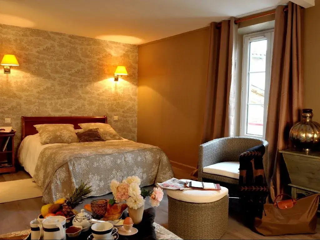 Logis Hôtel Auberge le Centre - Poitou_Coulombiers_slider_image_3