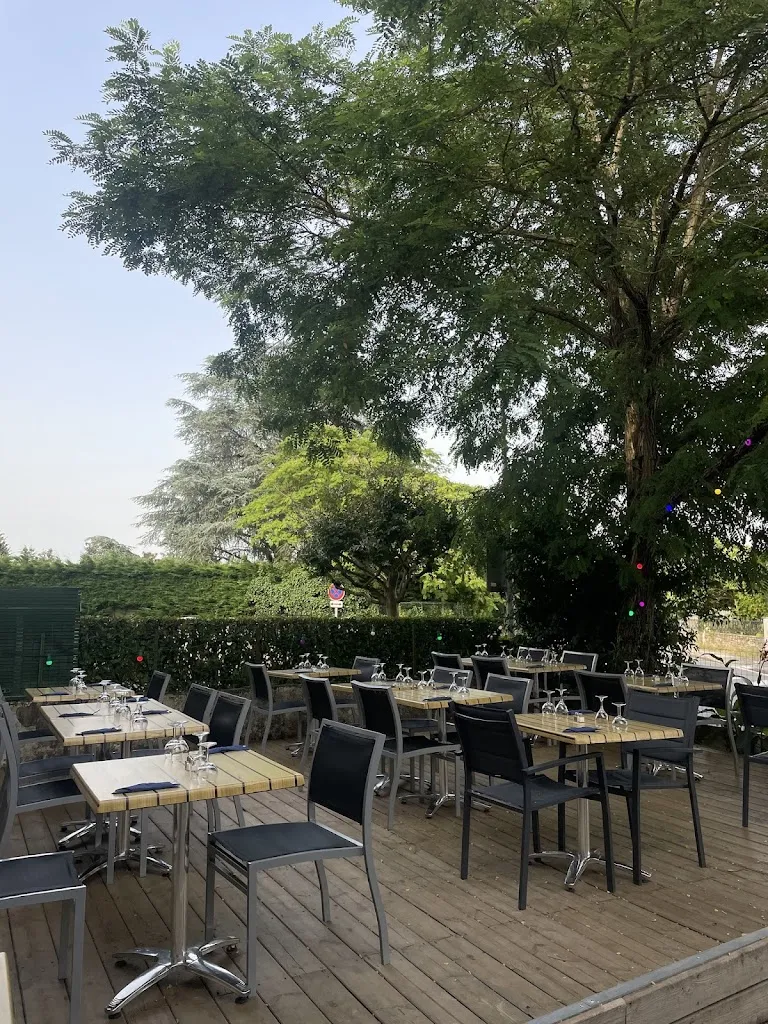 Les Acacias restaurant à Cénac
