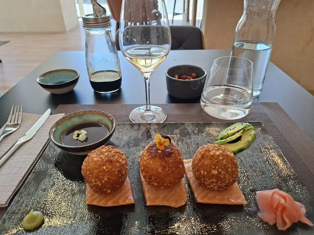 Jane Rogers_Akoya_Castillon-la-Bataille_review