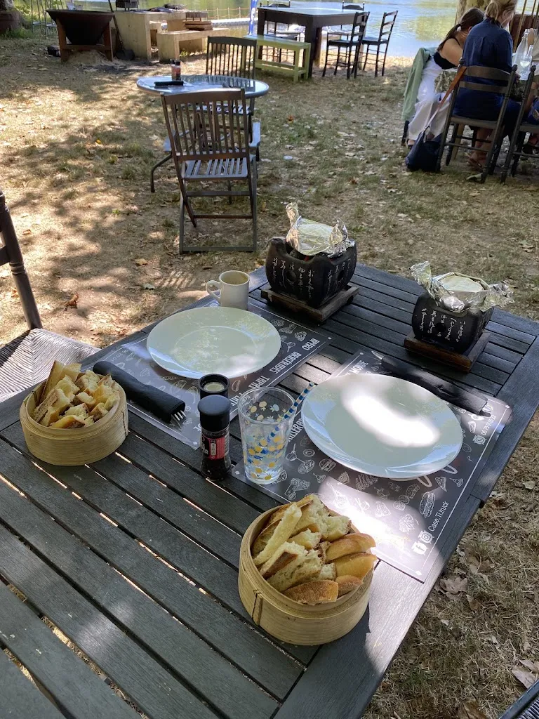 Nik Pearson_Case'Ti Guinguette_Castillon-la-Bataille_review