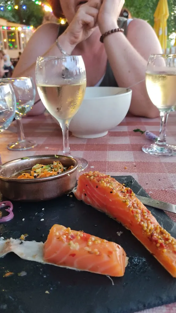 Restaurant Guinguette - La Plage_Mouliets-et-Villemartin_slider_image_2