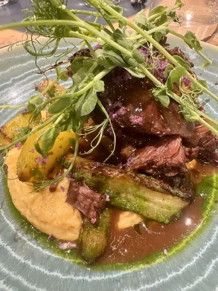 Valerie Rivera_Castellum_Castillon-la-Bataille_review