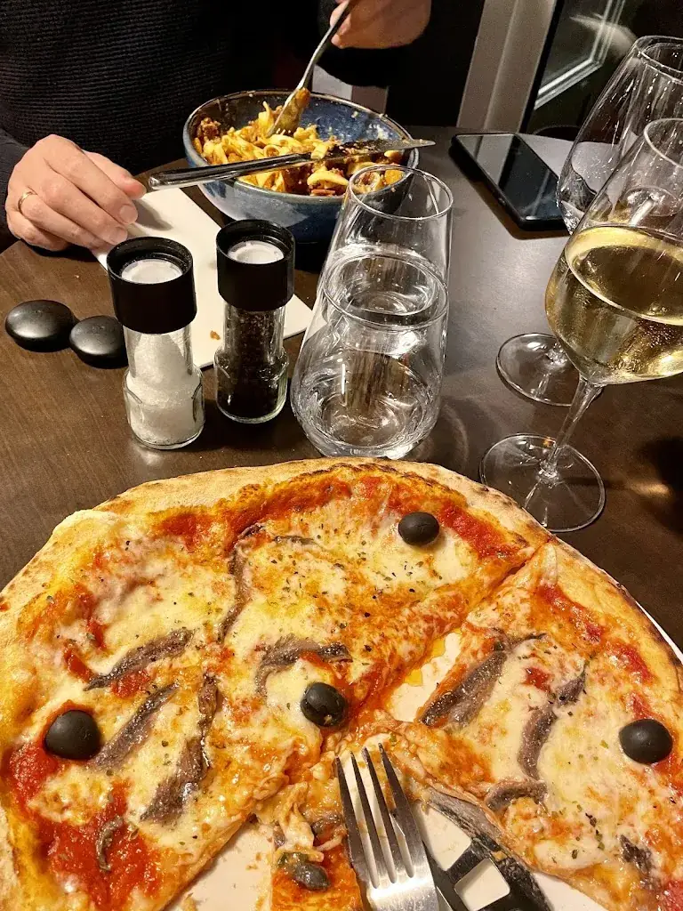 Nele Fee Müller_La Pietra Calda_Castillon-la-Bataille_review