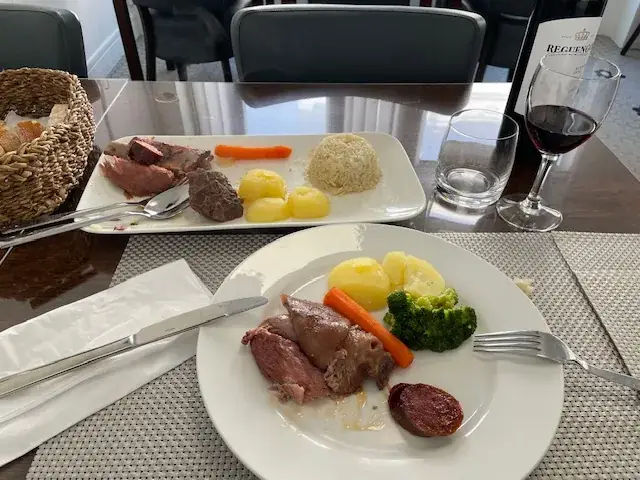 Mary Gonzac_A TABLE_Castillon-la-Bataille_review