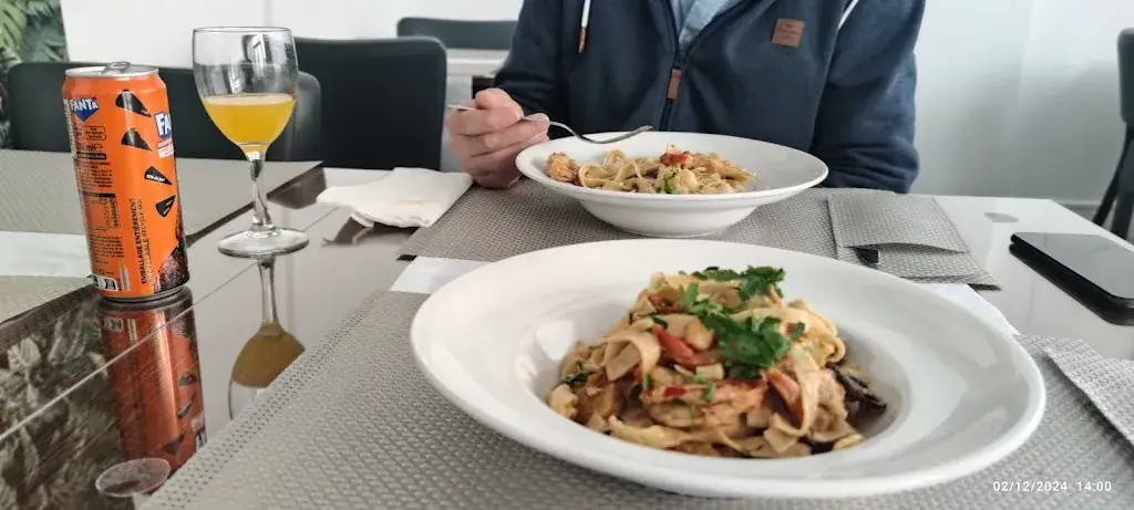 A TABLE restaurant in Castillon-la-Bataille