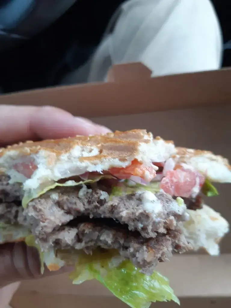 David Beney_Royaume des sandwiches_Castillon-la-Bataille_review