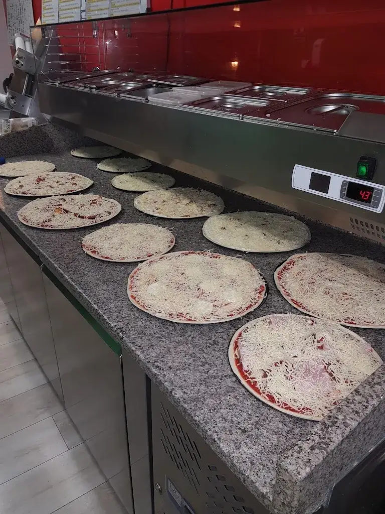 Pizza Lola_Castillon-la-Bataille_slider_image_2