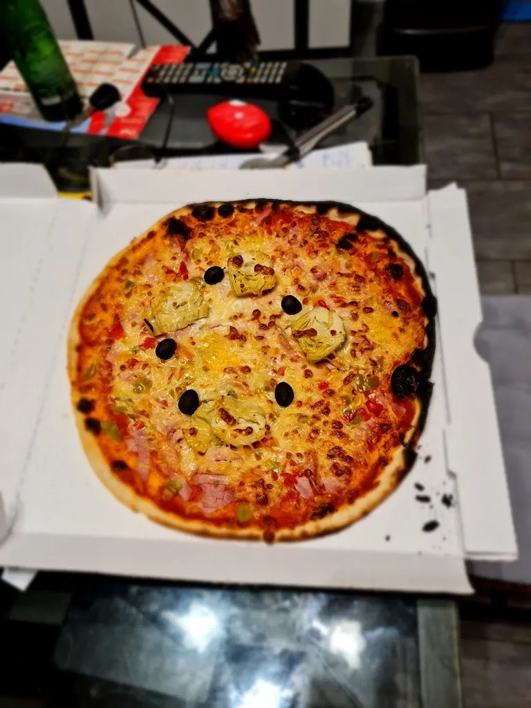 Kathleen T_Gilberto Pizza_Saint-Magne-de-Castillon_review