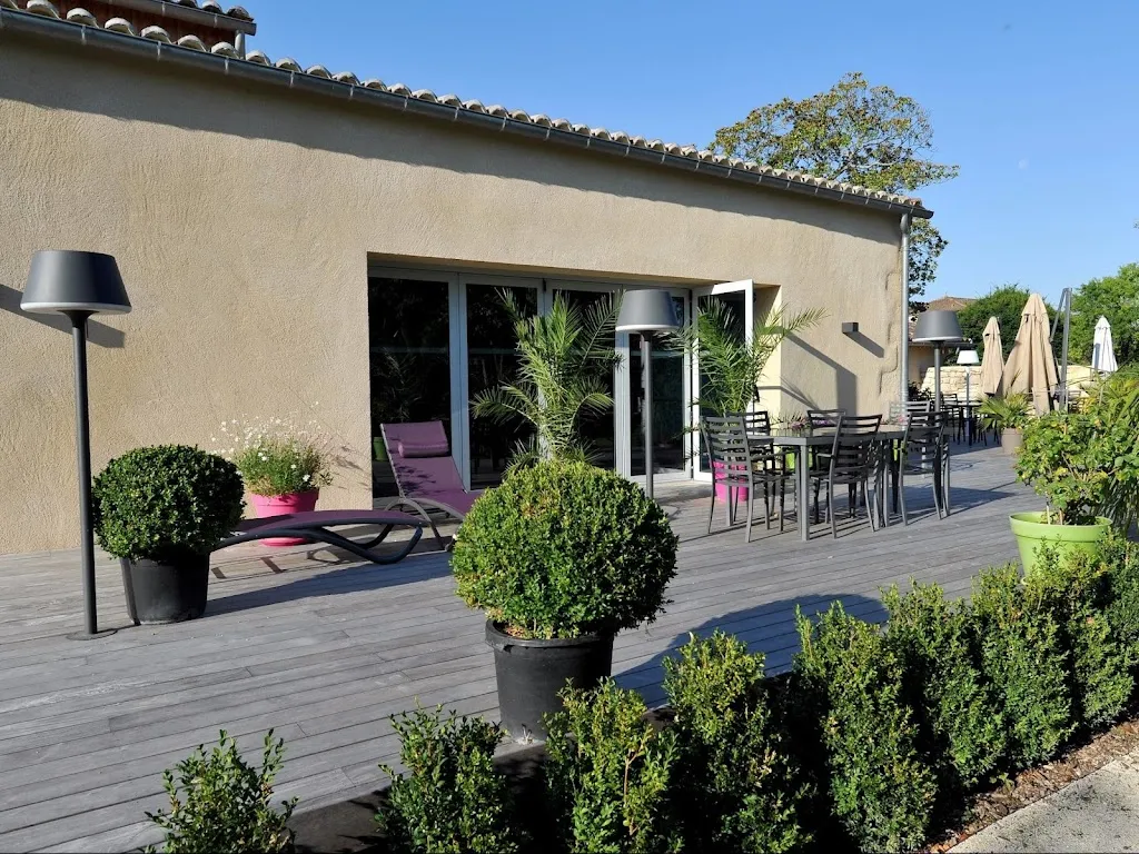 Logis Hôtel l'Epicurial restaurant in Saint-Pey-de-Castets