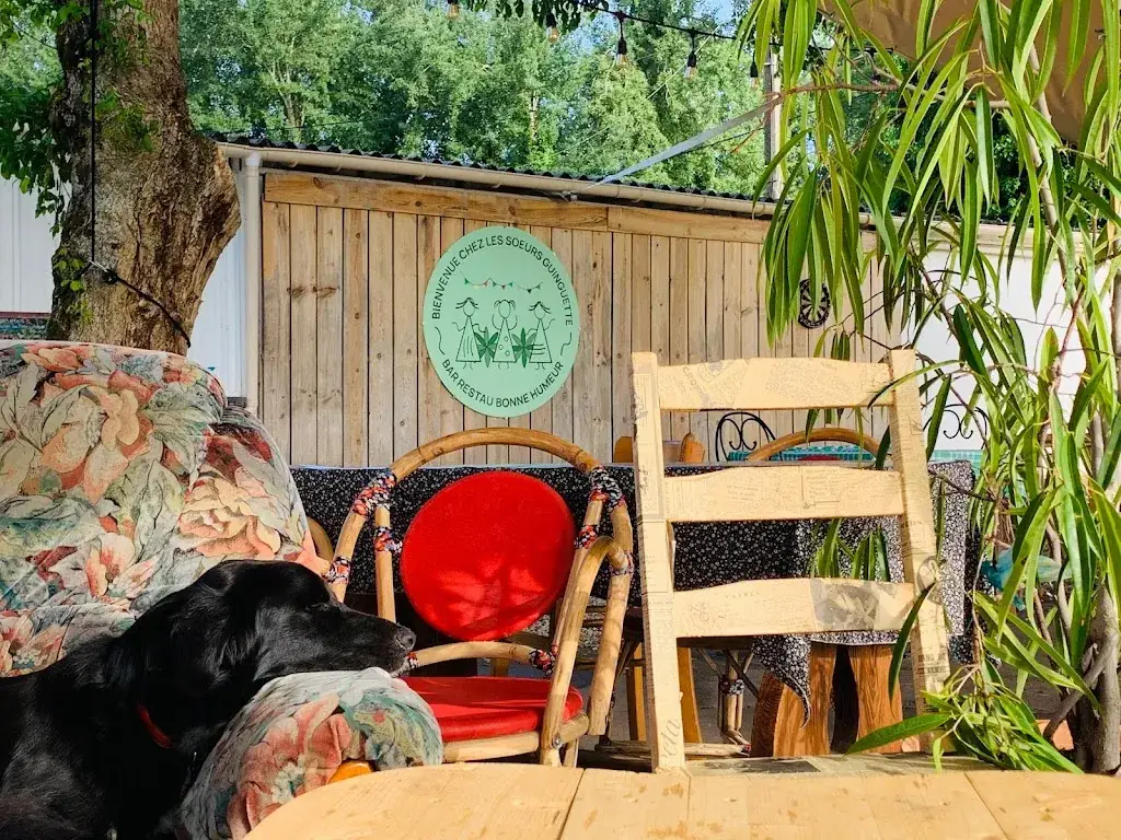 Les Soeurs Guinguette_Sainte-Terre_slider_image_1