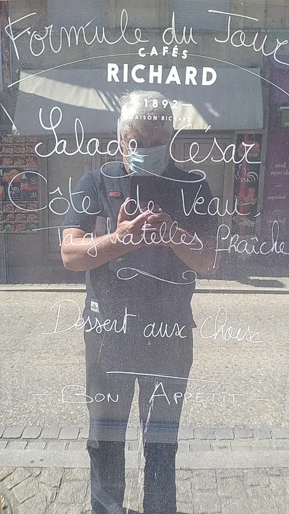 Arth K._La Brasserie du Centre_Castillon-la-Bataille_review