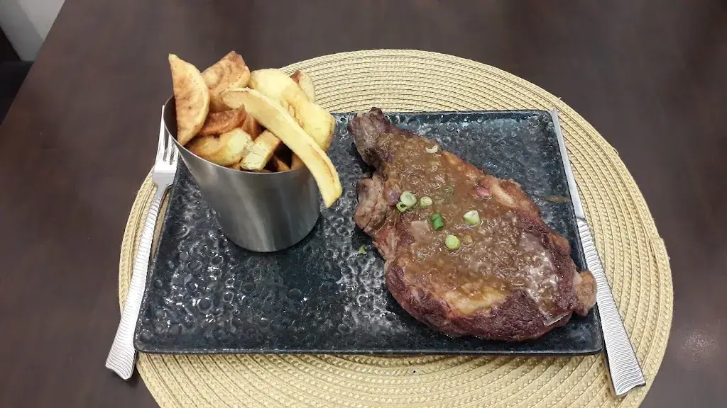 La Brasserie du Centre_Castillon-la-Bataille_slider_image_3