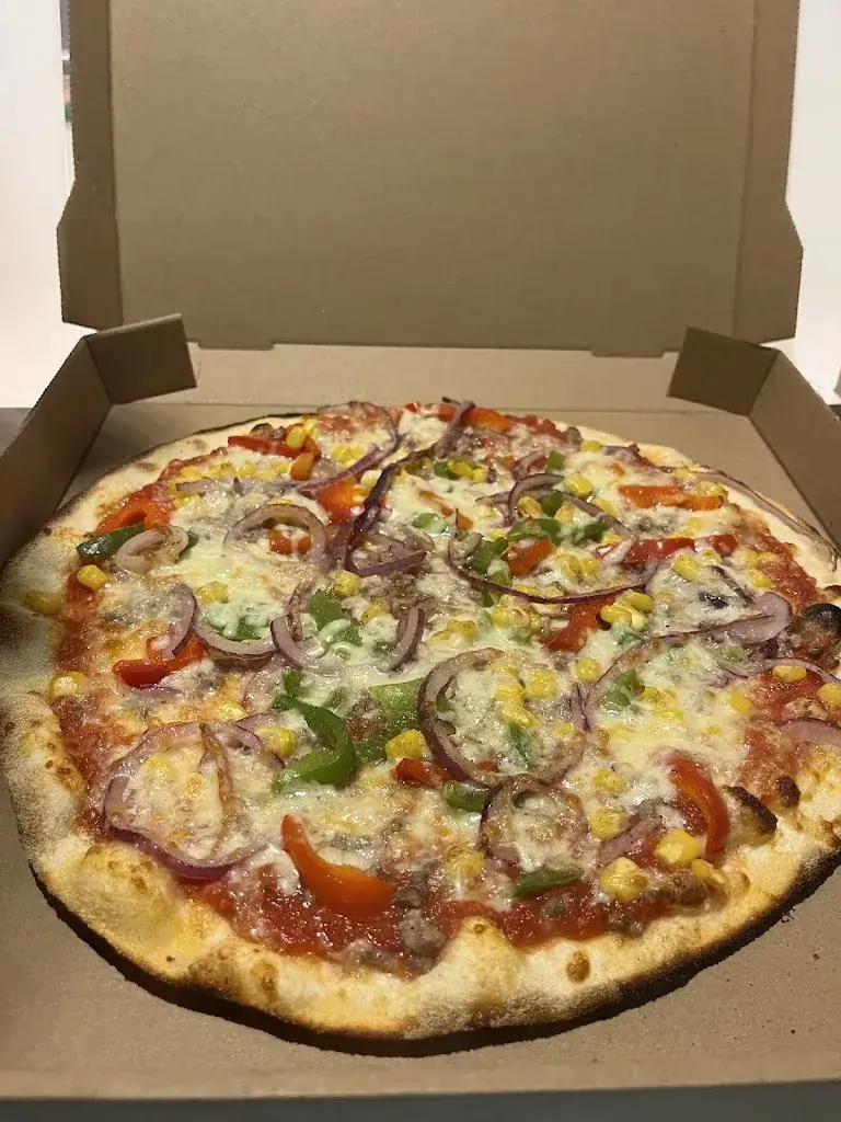 TESSA PIZZA_Cerizay_slider_image_2