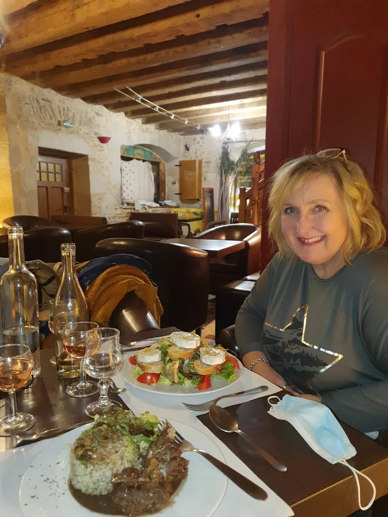 Robert Thomas_Le Sax'o_Châlus_review