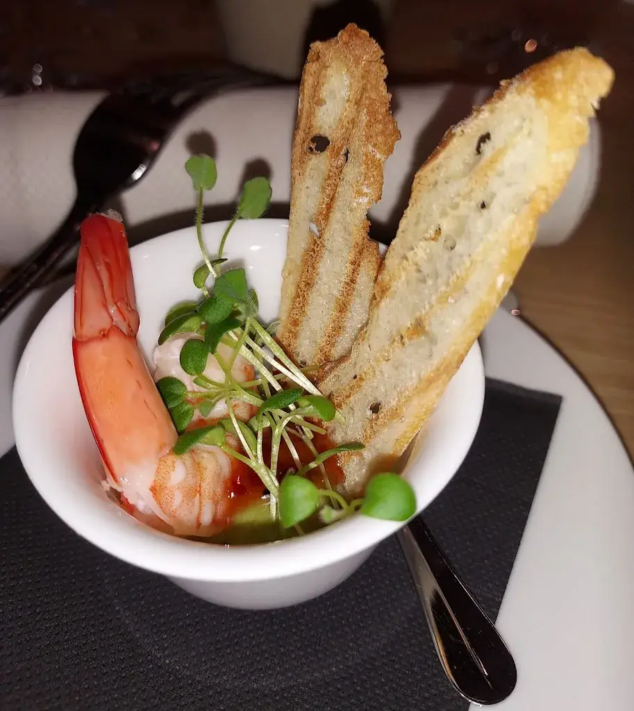 Fiona Nunn_Le Vieux Moulin_Chabanais_review