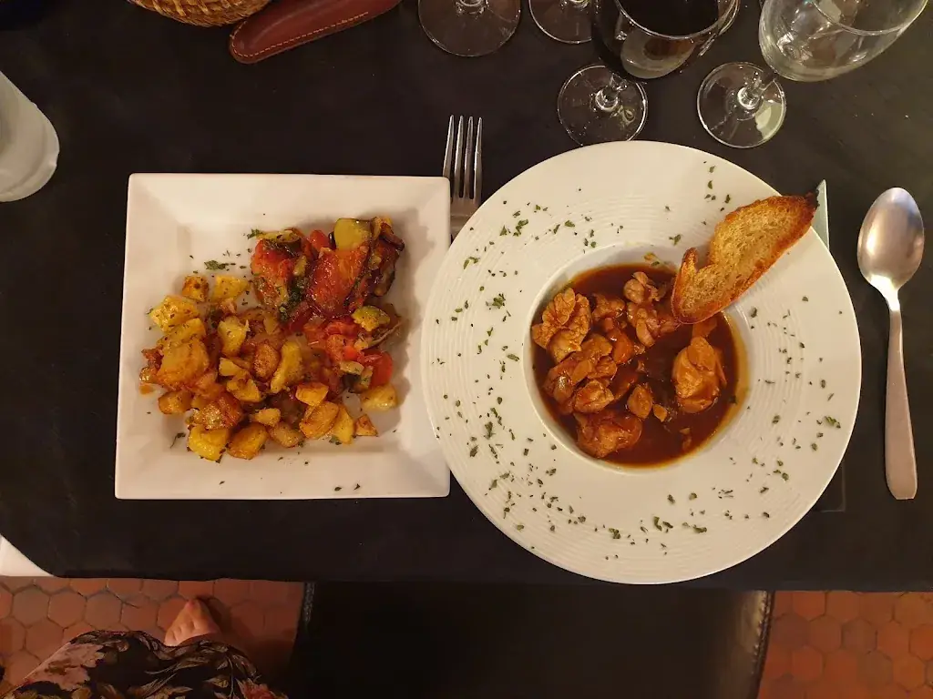 Restaurant Deshors-Foujanet_Chamboulive_slider_image_2