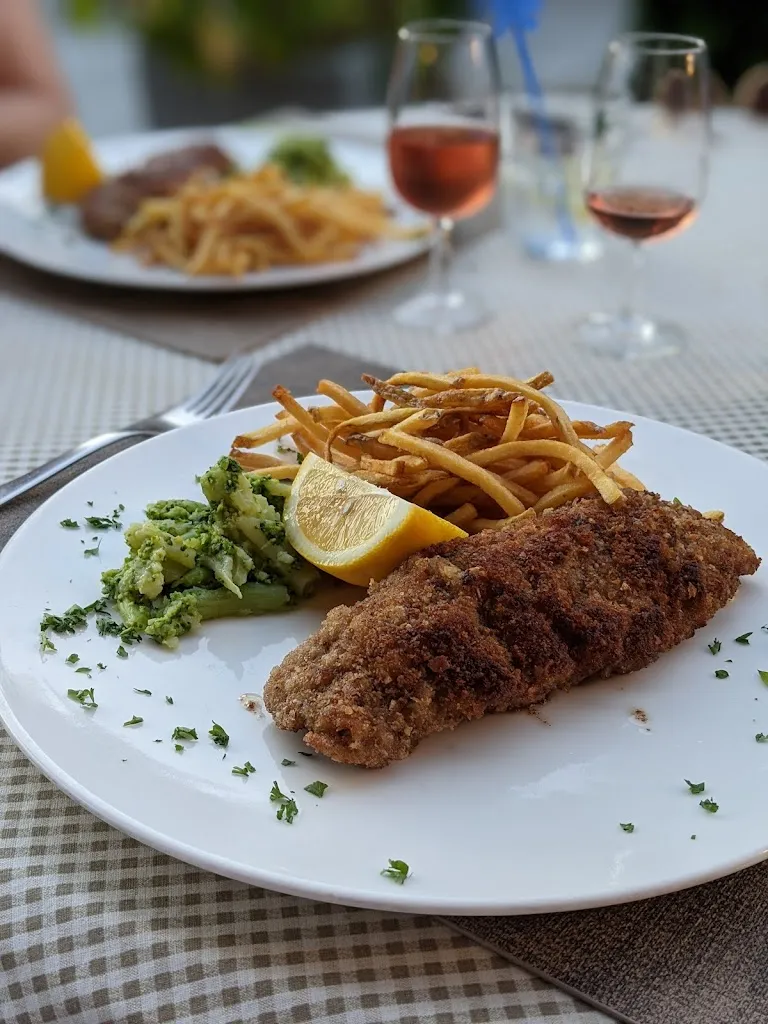 Christiaan Proper_Le Brieytchon_Chalais_review