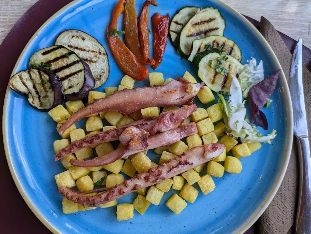 Claudia Wenger_Restaurant Tennis-Club Sierre_Noës_review