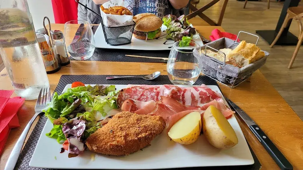 Le Boeuf Couronné_Champdeniers_slider_image_2