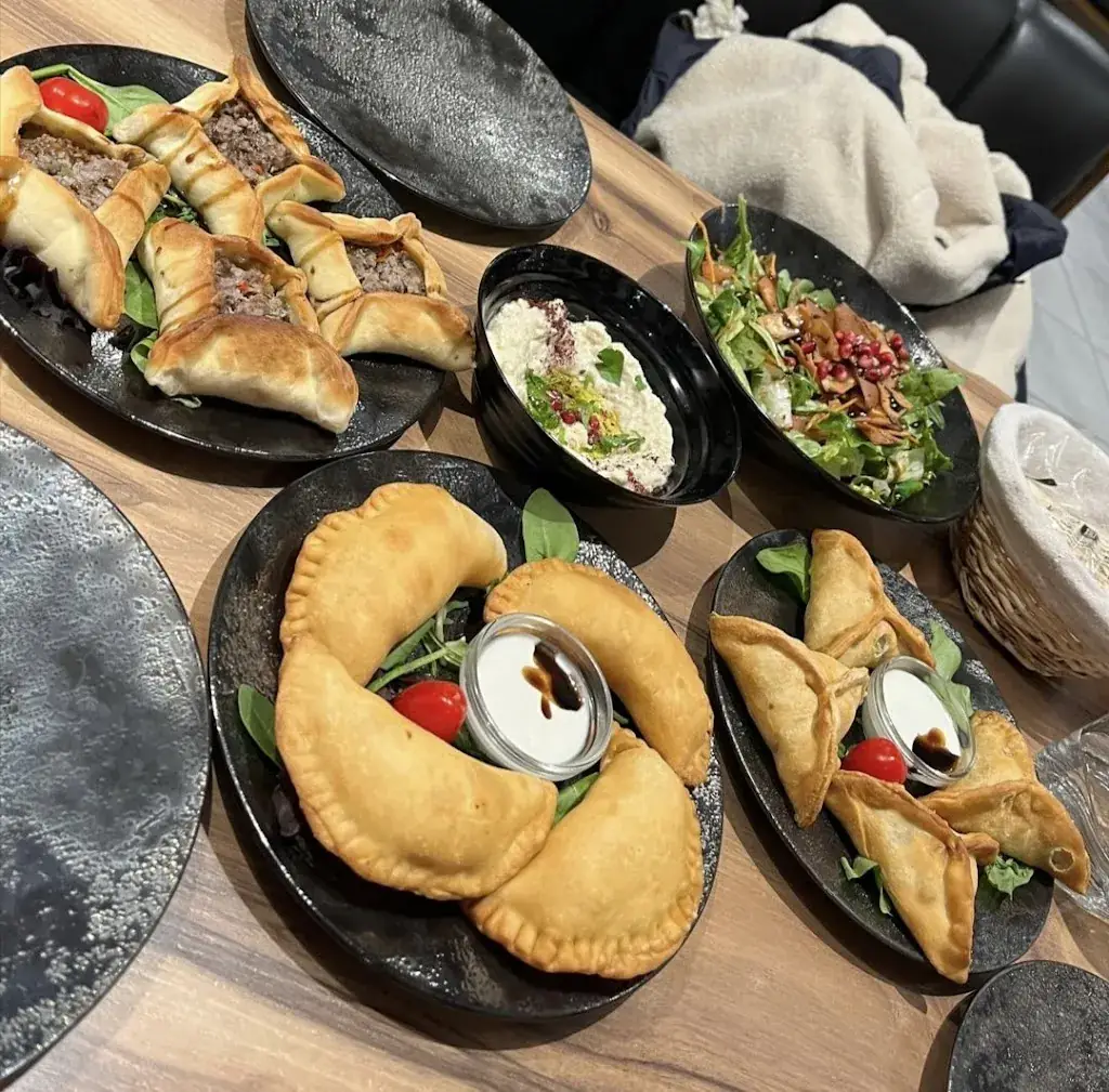 julien handoko delage_Le jasmin_Champniers_reseña