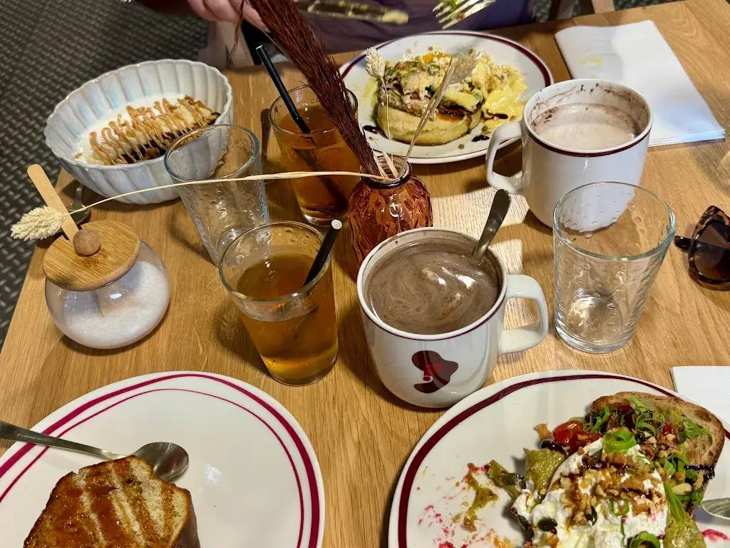 mattrod33800_Please! Champniers_Champniers_review