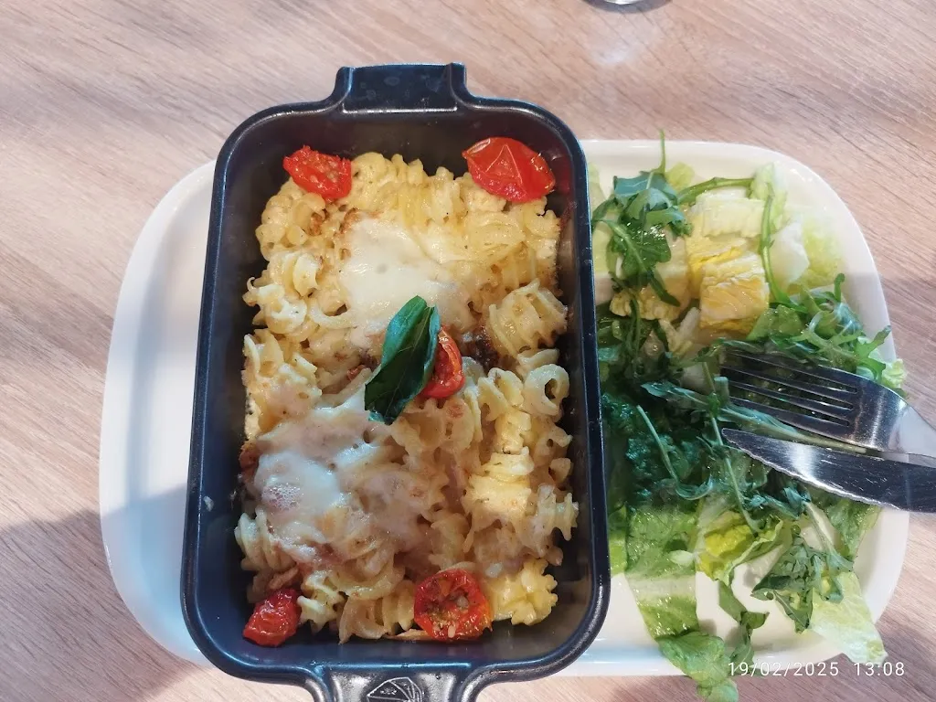 Karen Atkin_Signorizza Pizzeria Restaurant Angoulême_Champniers_review