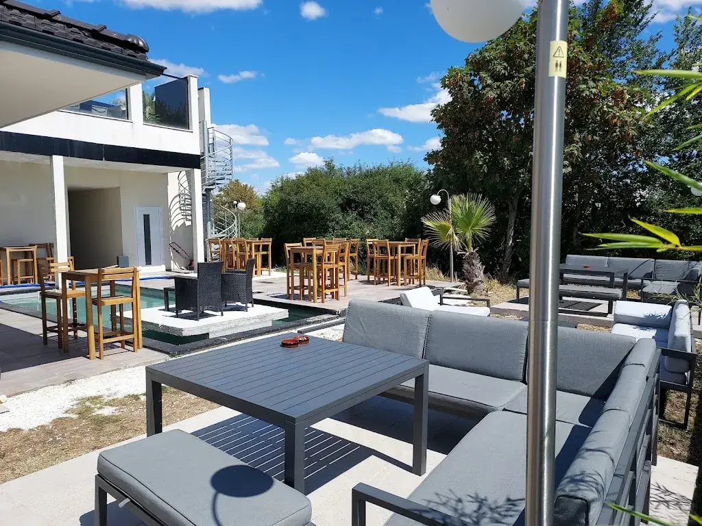 Lagoon Restaurant in Gond-Pontouvre