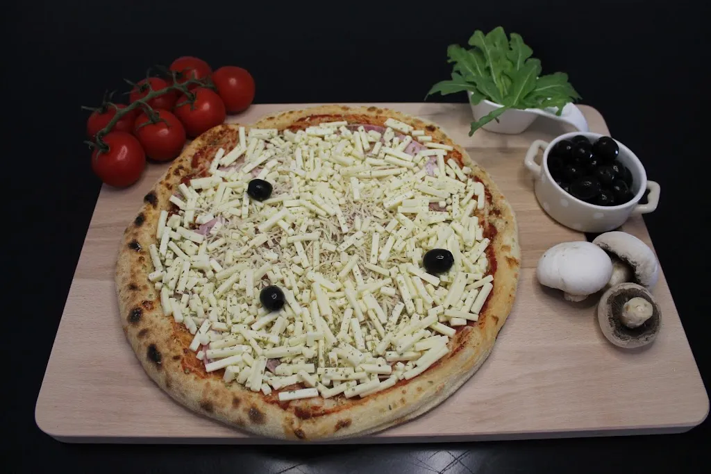 Pizza'typik Distributeur automatique 24/7_Champniers_slider_image_2