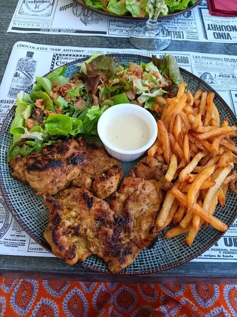 stéphany bourges_l'Annexe_Chaniers_review